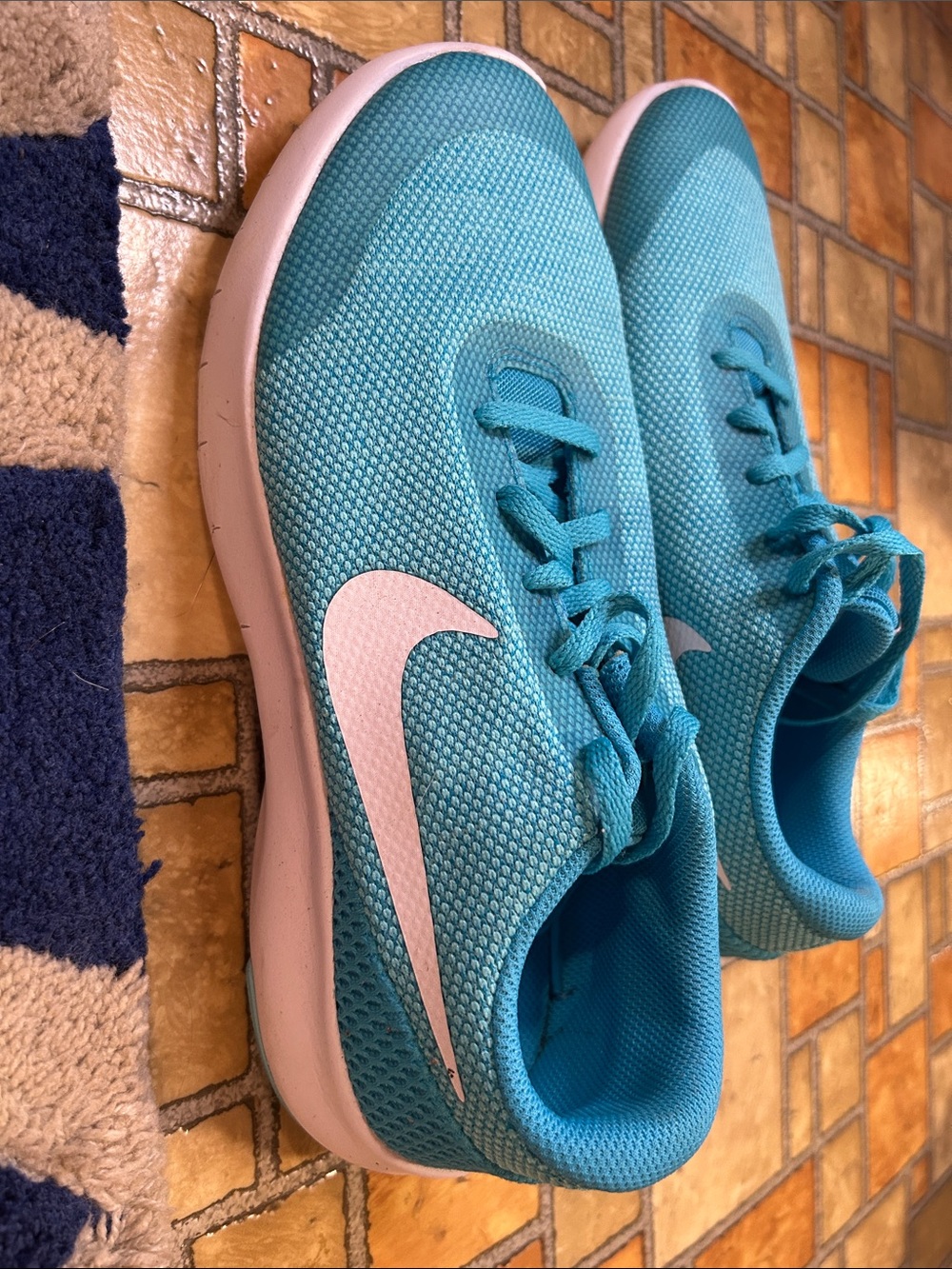 Nike youth Teal/Turquoise Mesh Running Shoes